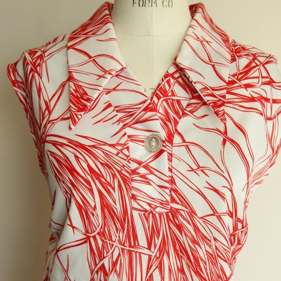 Vintage 1970s Top, Red and White  Dagger Collar Botanical Print Blouse - Picture 3 of 10